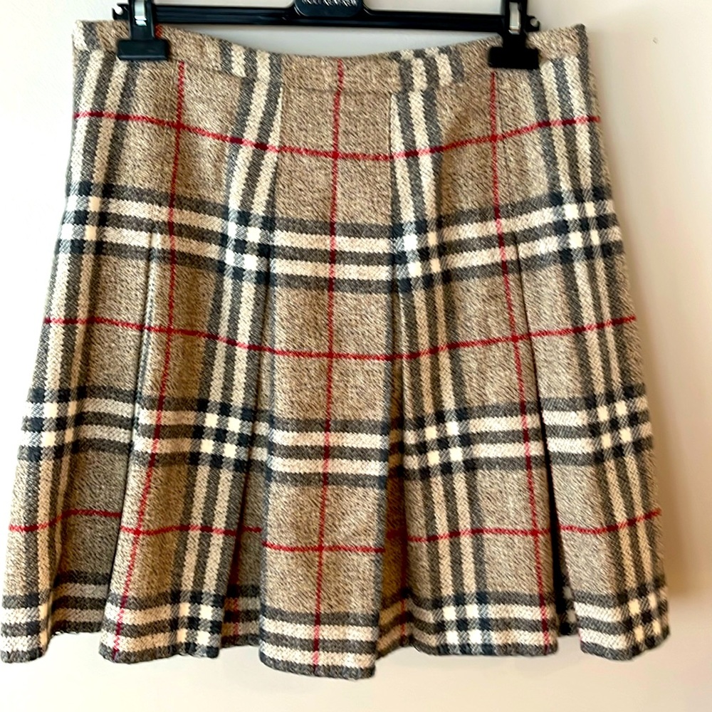 Burberry pleated skirt